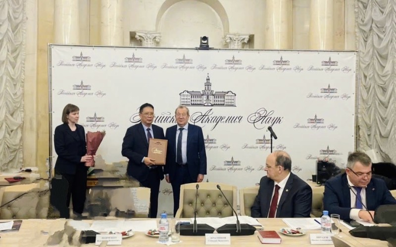 GS.VS. Châu Văn Minh nhận danh hiệu Viện sĩ Viện Hàn lâm Khoa học Nga