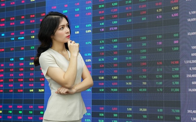 VN-Index giữ nhịp hồi phục, hướng tới vùng 1.740 điểm nhưng áp lực chốt lời vẫn hiện hữu