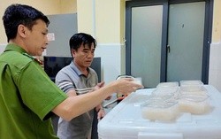Đột kích xưởng sản xuất, công an phát hiện gần 11.000 hũ yến sào giả chuẩn bị tung ra thị trường