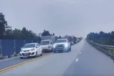 Tài xế xe bán tải lấn làn ngược chiều trên cao tốc bị phạt 5 triệu đồng