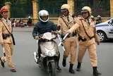 Nộp phạt vi phạm giao thông muộn có phải nộp thêm tiền lãi không? Bộ Công an trả lời