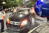 Hiện trường vụ Mercedes đâm liên hoàn trong khu đô thị cao cấp ở Hà Nội, danh tính tài xế
