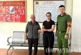 Công an kiểm tra giao dịch chuyển khoản hơn 28 triệu đồng của chị Ma Thị Sen