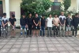 Bắt và khám xét nơi ở của ông chủ trả lương cho công nhân theo cách thức rất lạ
