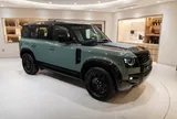 Cận cảnh Defender Trophy Edition đầu tiên tại Việt Nam: Giá gần 7,5 tỷ, nhiều trang bị off-road ‘tận răng’ phục vụ đi đua