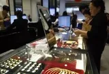 Giá vàng 'rơi' từ đỉnh cao xuống vực sâu như thế nào?