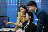 VN-Index tiến sát 1.925 điểm, khuyến nghị ưu tiên nhóm ngân hàng và tiêu dùng