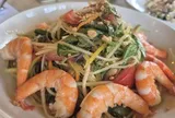 "Vua tôm" nói điều bất ngờ: Khách quốc tế giờ chỉ thích tôm nhỏ!
