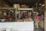 Bất ngờ hình ảnh các sạp thịt ở chợ Cầu và chợ Tân Trụ