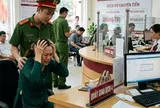 Sơ suất khi chuyển tiền, người phụ nữ gửi nhầm 300 triệu đồng