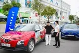 Thấy gì về thương vụ 'bom tấn' VinFast tái cấu trúc?