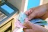 Trường hợp bị phong tỏa tài khoản ngân hàng, phạt tới 500 triệu khi nhận và chuyển tiền