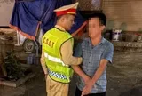 Công an Hà Nội bắt người đàn ông làm chuyện mờ ám trên đường Dương Nội giữa đêm