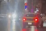 Chàng trai dùng bình cứu hỏa ngăn kẻ cầm dao tấn công phụ nữ, tiết lộ dấu hiệu lạ của đối tượng