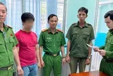 Phá đường dây sản xuất hơn 27.000 chai dầu gió giả, bắt tạm giam 2 người