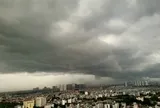 Hà Nội mưa dông giờ cao điểm, đề phòng lốc, sét và mưa đá