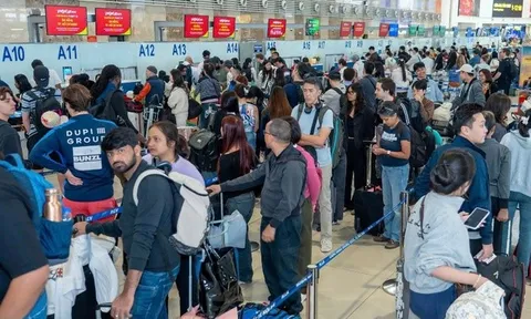 Vé máy bay Tết 2026 “nóng” sớm: Nhiều đường bay kín chỗ 100%