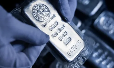 Quỹ bạc lớn nhất thế giới do BlackRock quản lý bán hơn 300 tấn bạc sau 4 ngày