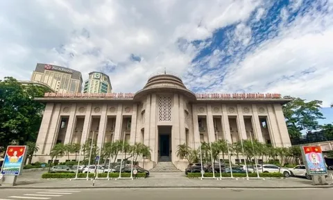 Thị trường tiền tệ tuần qua: NHNN bơm mới cho hệ thống ngân hàng gần 230.000 tỷ, giá đô la tự do tăng nóng