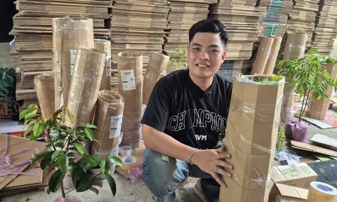 Tết chủ shop đi chơi, đơn hàng vẫn "nổ" ầm ầm