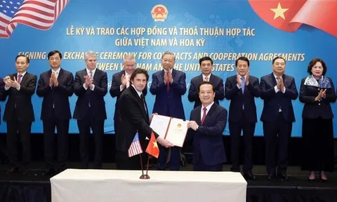 Bộ KH&CN trao Giấy phép cung cấp dịch vụ viễn thông vệ tinh cho Starlink