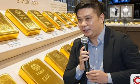 Không phải chuyện vàng đắt hay rẻ, chuyên gia lưu ý người dân nên tính lại cách “giữ vàng”