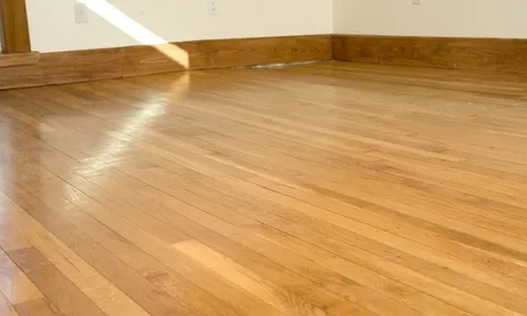 Lý do sàn gỗ mới lát đã bị phồng và cách xử lý