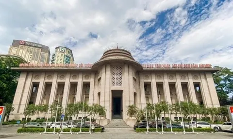 Lãi suất qua đêm vọt lên hơn 11%/năm, tỷ giá USD tăng mạnh, Ngân hàng Nhà nước tung gói hỗ trợ 91.000 tỷ