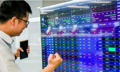 Chứng khoán gây bất ngờ, nhà đầu tư thoát lỗ trong tích tắc