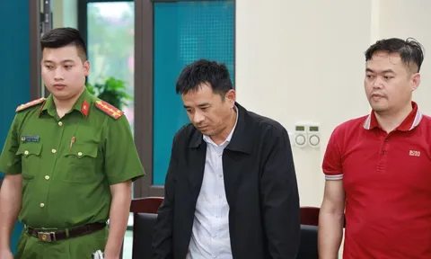 Thi hành lệnh bắt tạm giam, khám xét nơi ở của nguyên chỉ huy trưởng công trình Vũ Quang