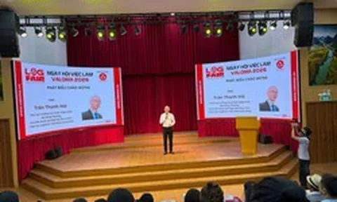 J&T Express kết nối tương lai logistics: Từ nguồn nhân lực đến nền tảng số tại VALOMA LOGFAIR 2026