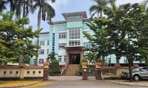 "Người lạ" có tên trong hồ sơ gói thầu 16,5 tỉ đồng ở Quảng Trị