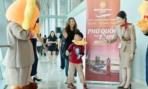 Hơn 200 khách đến Phú Quốc trên chuyến bay quốc tế đầu tiên của Sun PhuQuoc Airways