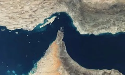 Iran báo tin không thể vui hơn về eo biển Hormuz