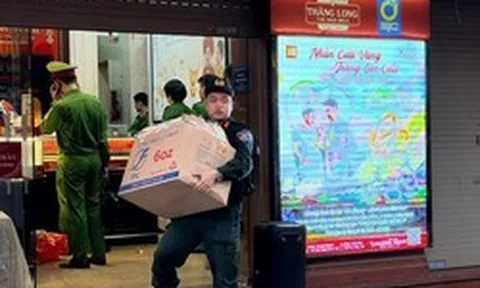 Khởi tố vụ án tại Bảo Tín Minh Châu: Công an thu giữ 23,3 tỷ đồng tiền mặt, 7 quyển sổ đỏ cùng lượng lớn kim loại màu vàng, bạc