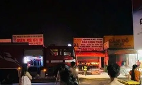 Cháy cửa hàng xe máy ở TPHCM, công an đang phong tỏa hiện trường