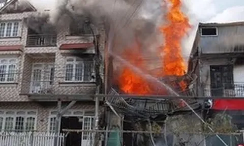 Vụ cháy ở Đà Lạt: Một chiến sĩ rơi từ tầng 2 xuống, chấn thương nặng