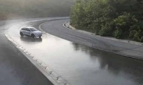 Loạt bài thử vận hành cho thấy định hướng chú trọng an toàn trên Geely EX2