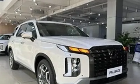 SUV cỡ lớn của Hyundai giảm giá sâu xuống ngang xe hạng D