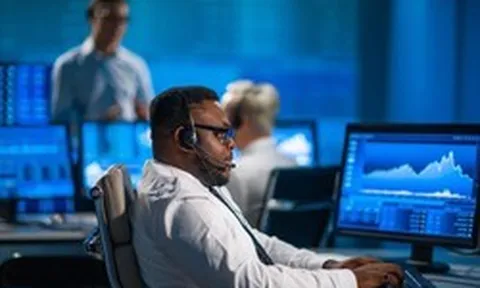 Khối ngoại bán ròng trong phiên VN-Index tăng 22 điểm, một cổ phiếu bluechip bị "xả" gần 300 tỷ đồng