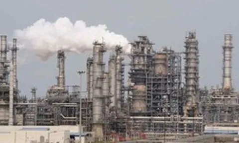 Không cần đi qua eo biển Hormuz, 4 triệu thùng dầu thô sắp di chuyển thẳng đến Việt Nam, không phải từ Nga hay Trung Quốc