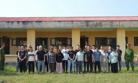 8 tổ công tác đồng loạt bắt giữ 61 người là quản lý, tổ trưởng... trong chuyên án đặc biệt lớn