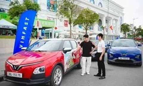 Thấy gì về thương vụ 'bom tấn' VinFast tái cấu trúc?