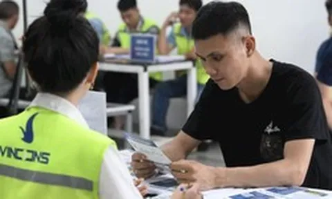 Chưa từng có: Vingroup tuyển 20.000 lao động cho dự án KĐT lớn nhất VN, người Hà Nội phấn khởi nộp hồ sơ