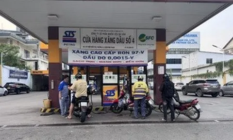 Doanh nghiệp bán lẻ xăng dầu chịu lỗ nhưng "không dám đóng cửa"