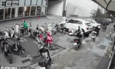 Nam sinh chạy shipper bị trộm xe máy ở Hà Nội: Xót xa hoàn cảnh của nạn nhân
