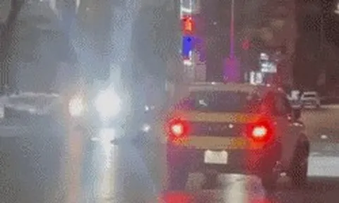 Chàng trai dùng bình cứu hỏa ngăn kẻ cầm dao tấn công phụ nữ, tiết lộ dấu hiệu lạ của đối tượng