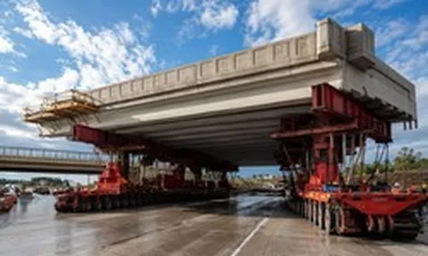 Phát hiện những "cỗ xe khổng lồ" âm thầm dịch chuyển các khối bê tông vào đúng vị trí, sau 12 tiếng một công trình giao thông huyết mạch được hình thành