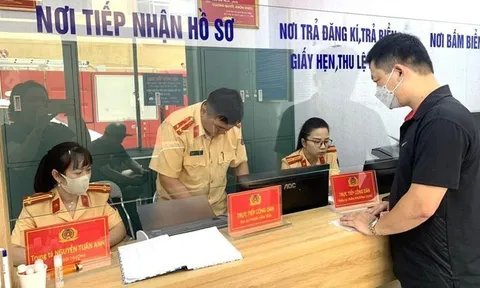 Người dân đăng ký, sang tên ô tô, xe máy cần chú ý quy định mới để không bị lừa