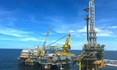 Doanh nghiệp Việt sở hữu 8 “quái vật” đào kho báu ngoài biển khơi báo tin vui
